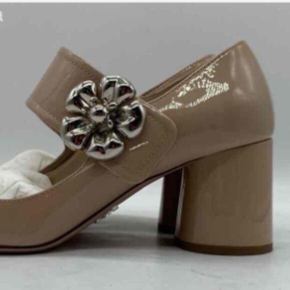 1996 Prada Antiqued Floral Mary Janes / EU 39, US 8.5 - Etsy PRADA Flower Embellished Beige/Tan Patent Leather Mary Jane Size 34